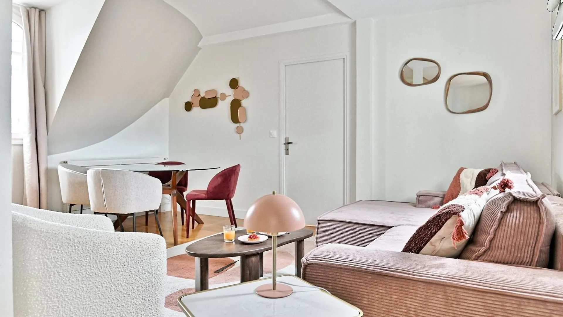 Apartment Lumineux & Spacieux - Vue Degagee, Arc De Triomphe Paris France