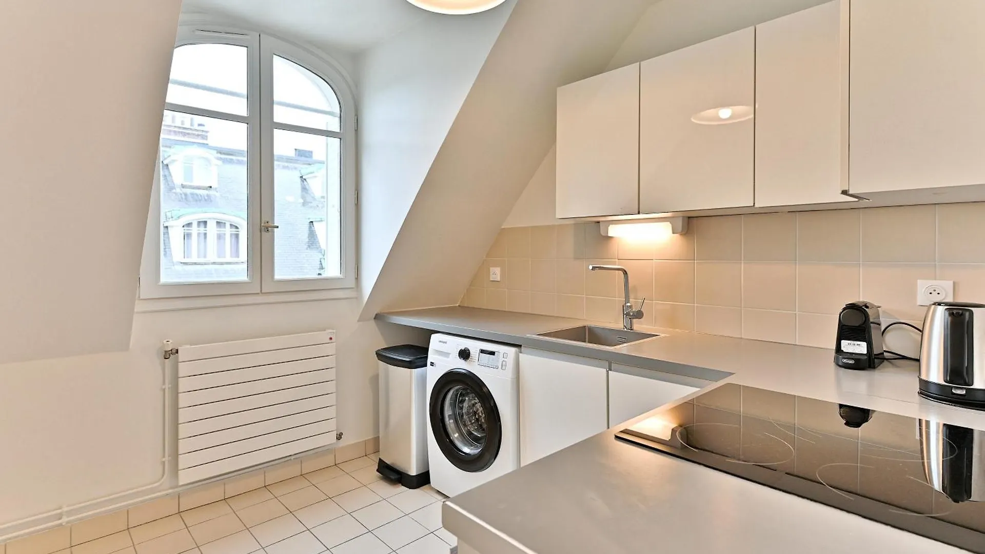 Apartment Lumineux & Spacieux - Vue Degagee, Arc De Triomphe Paris France