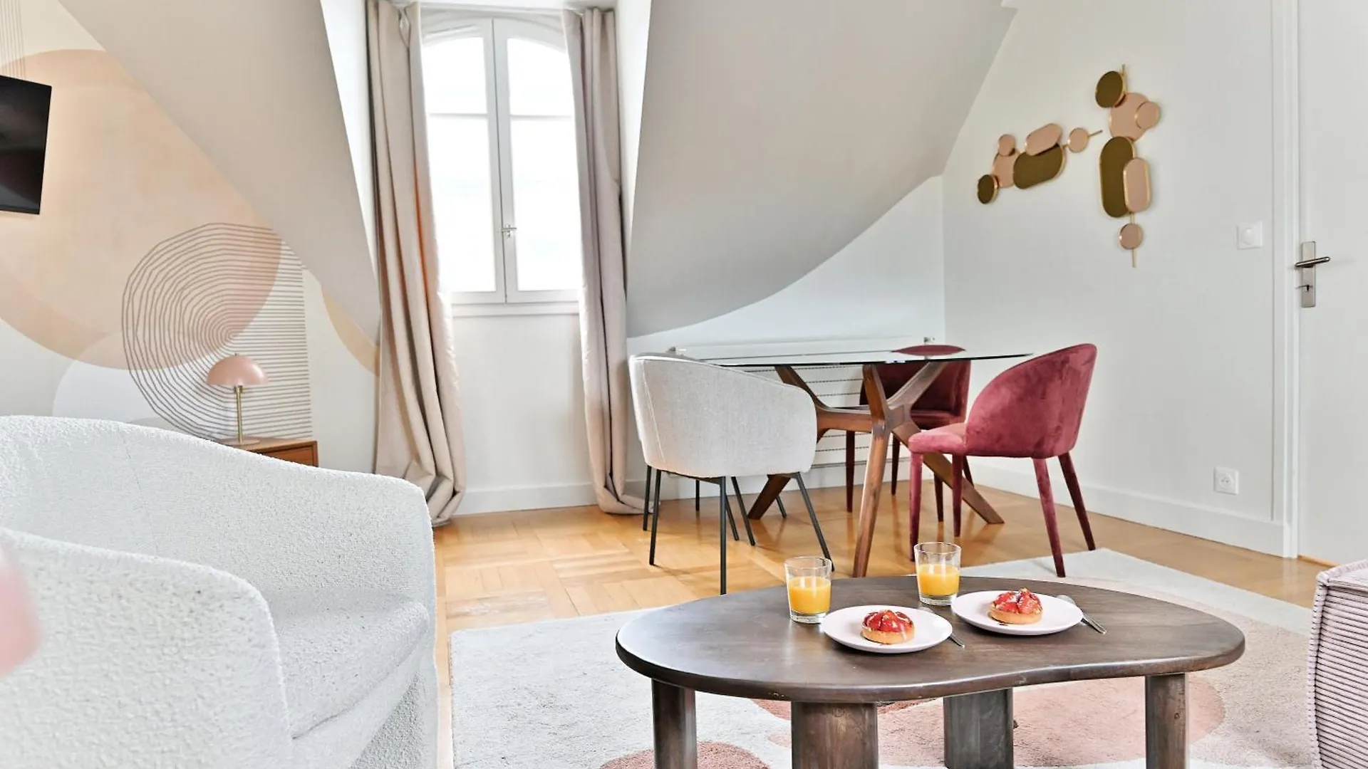 Lumineux & Spacieux - Vue Degagee, Arc De Triomphe Paris Apartment